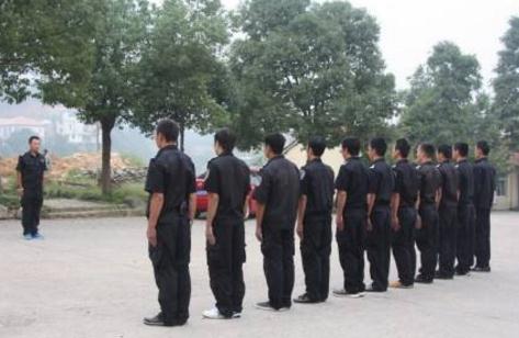 關(guān)于小區(qū)的門(mén)口物業(yè)保安的工作職責(zé)，有興趣的可以了解下